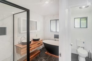 82 Limpus Street, Urangan, QLD 4655 AUS