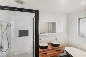 82 Limpus Street, Urangan, QLD 4655 AUS