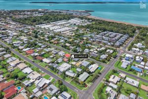 82 Limpus Street, Urangan, QLD 4655 AUS