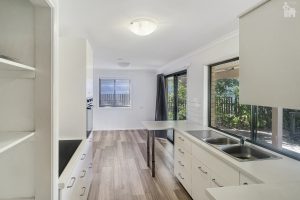 82 Limpus Street, Urangan, QLD 4655 AUS