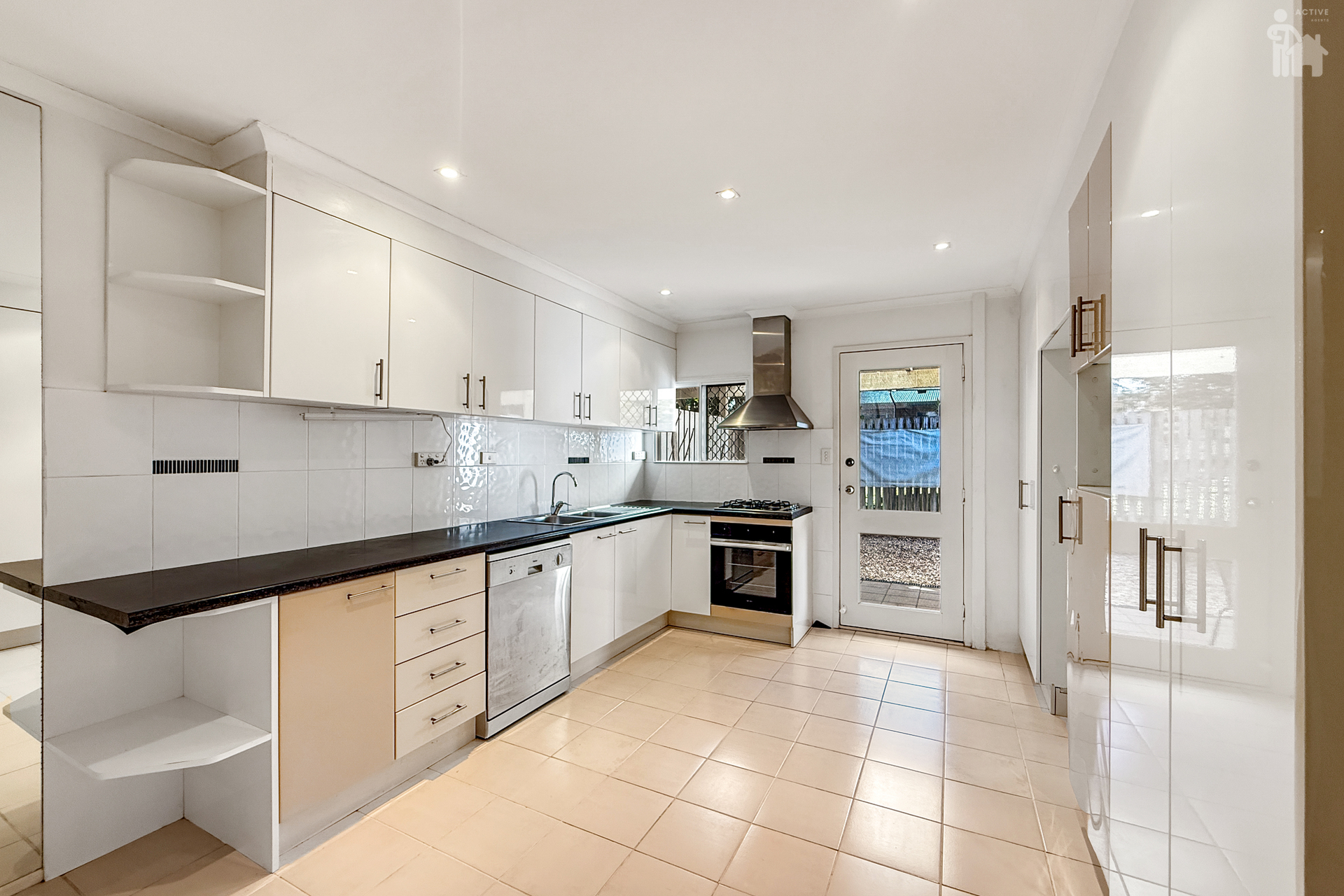 2/29 Saunders Street, Point Vernon, QLD 4655 AUS