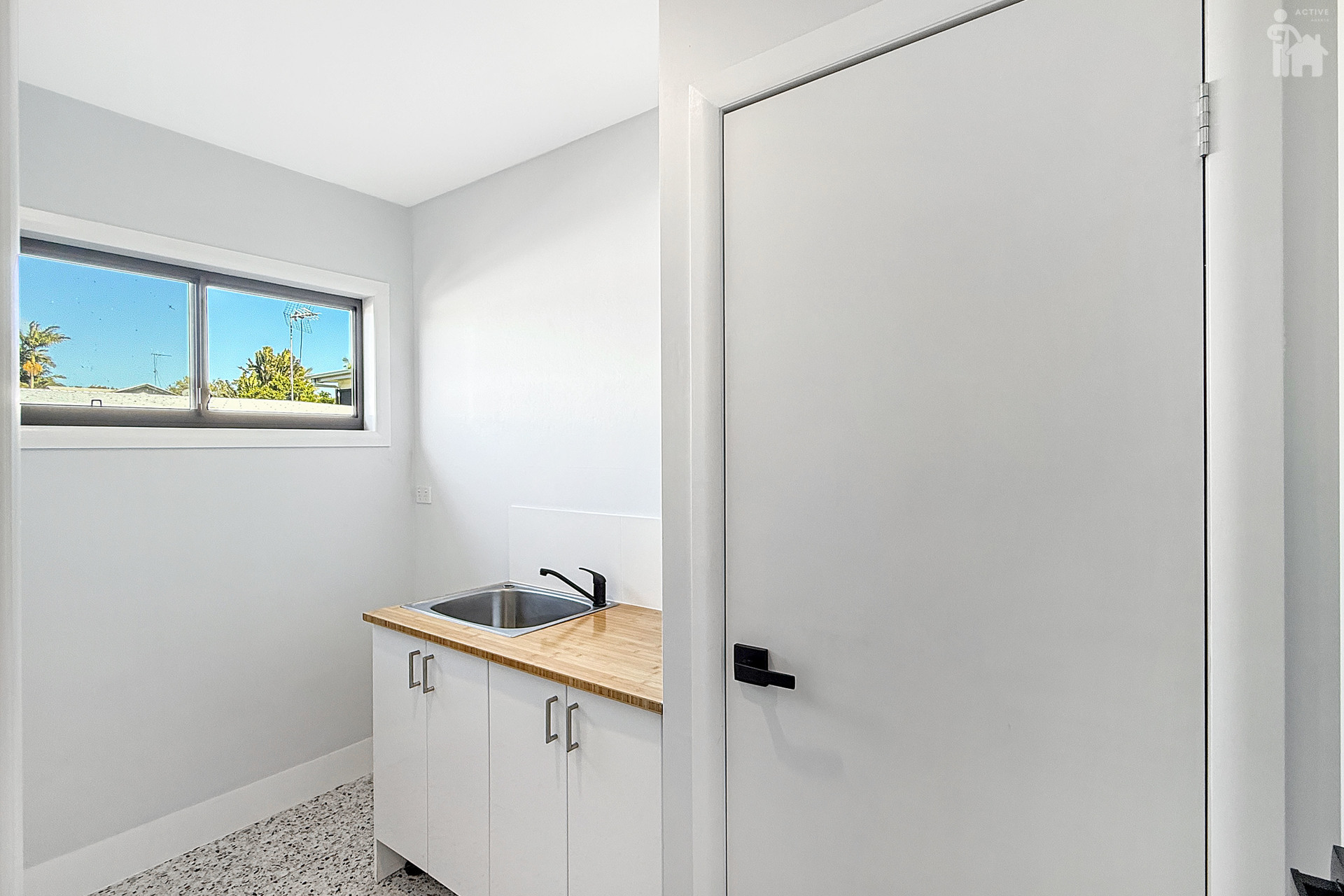 5 Petrel Avenue, River Heads, QLD 4655 AUS