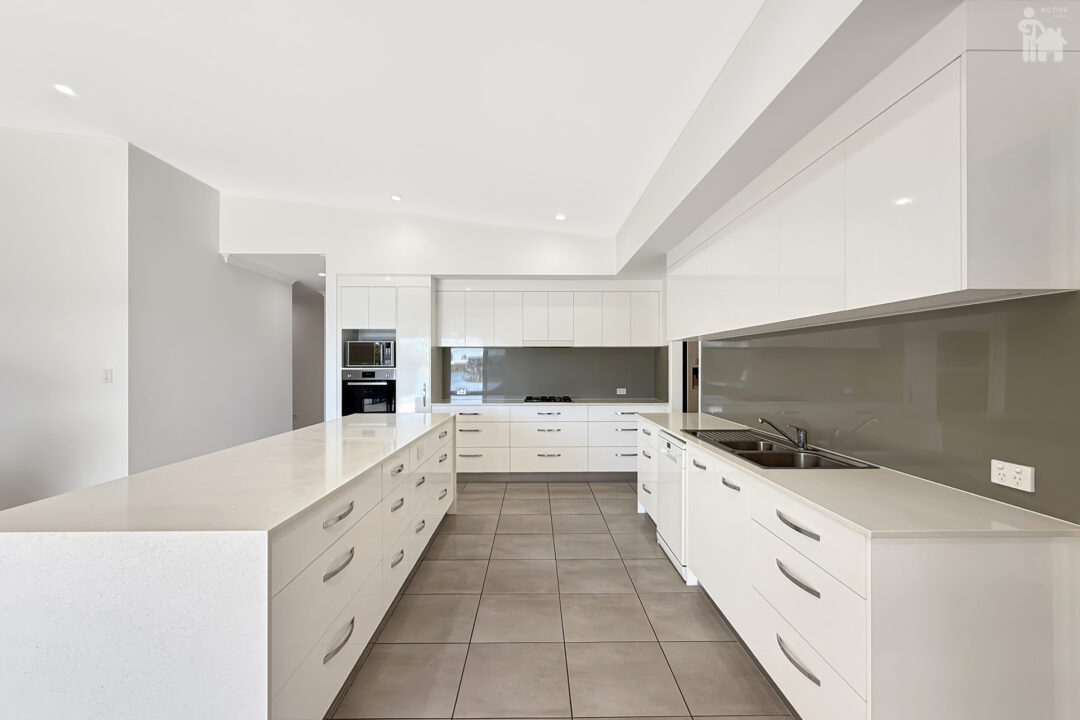 9 Mermaid Court, Eli Waters, QLD 4655 AUS