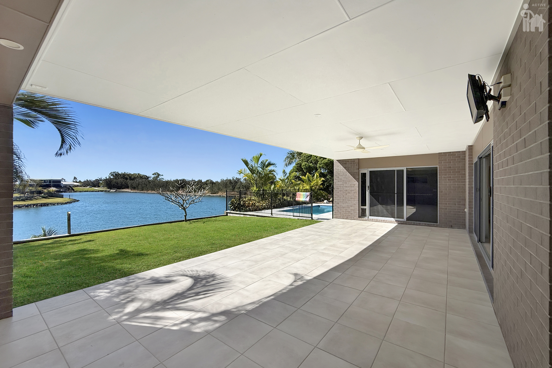 9 Mermaid Court, Eli Waters, QLD 4655 AUS