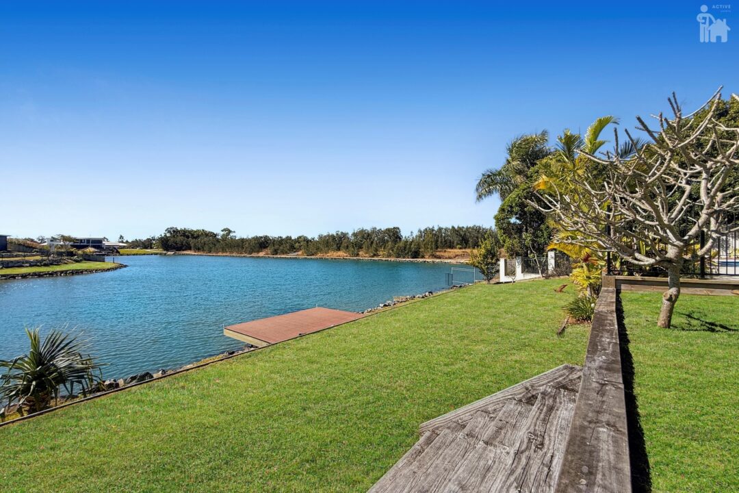 9 Mermaid Court, Eli Waters, QLD 4655 AUS