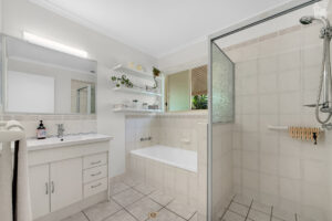 4/72 Miller Street, Urangan, QLD 4655 AUS