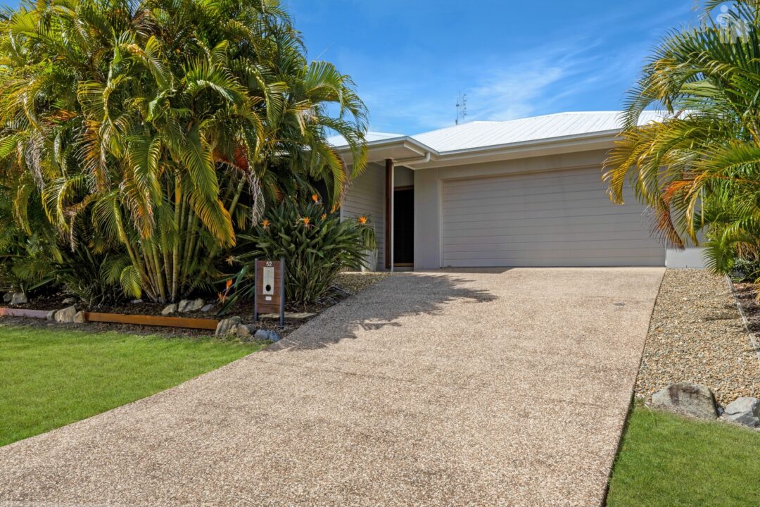 52 Waterhole Place, Bli Bli, QLD 4560 AUS