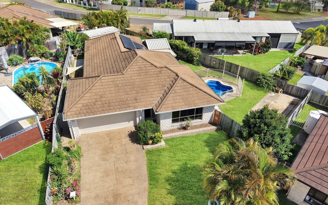15 Whipbird Court, Urangan  QLD  4655