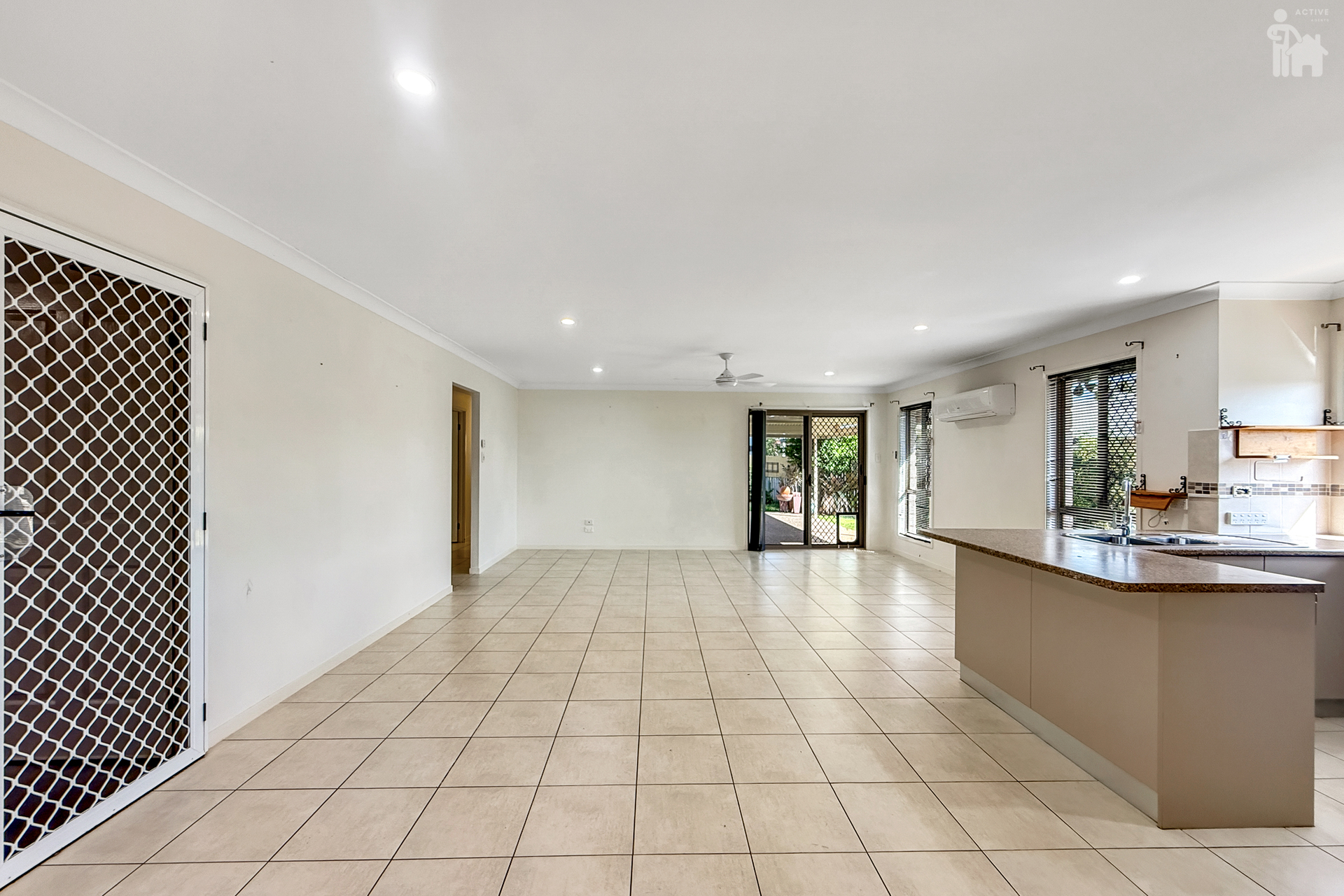 15 Whipbird Court, Urangan, QLD 4655 AUS