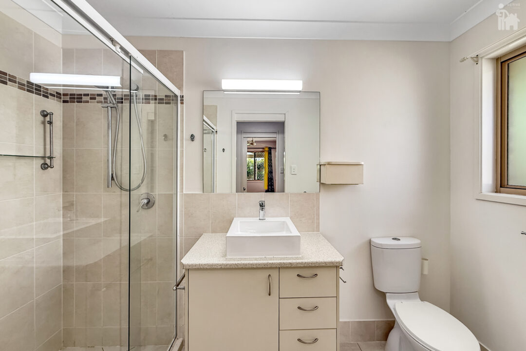 15 Whipbird Court, Urangan, QLD 4655 AUS