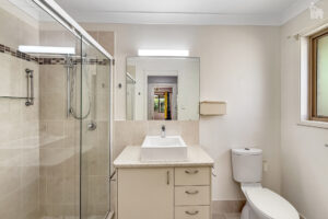 15 Whipbird Court, Urangan, QLD 4655 AUS