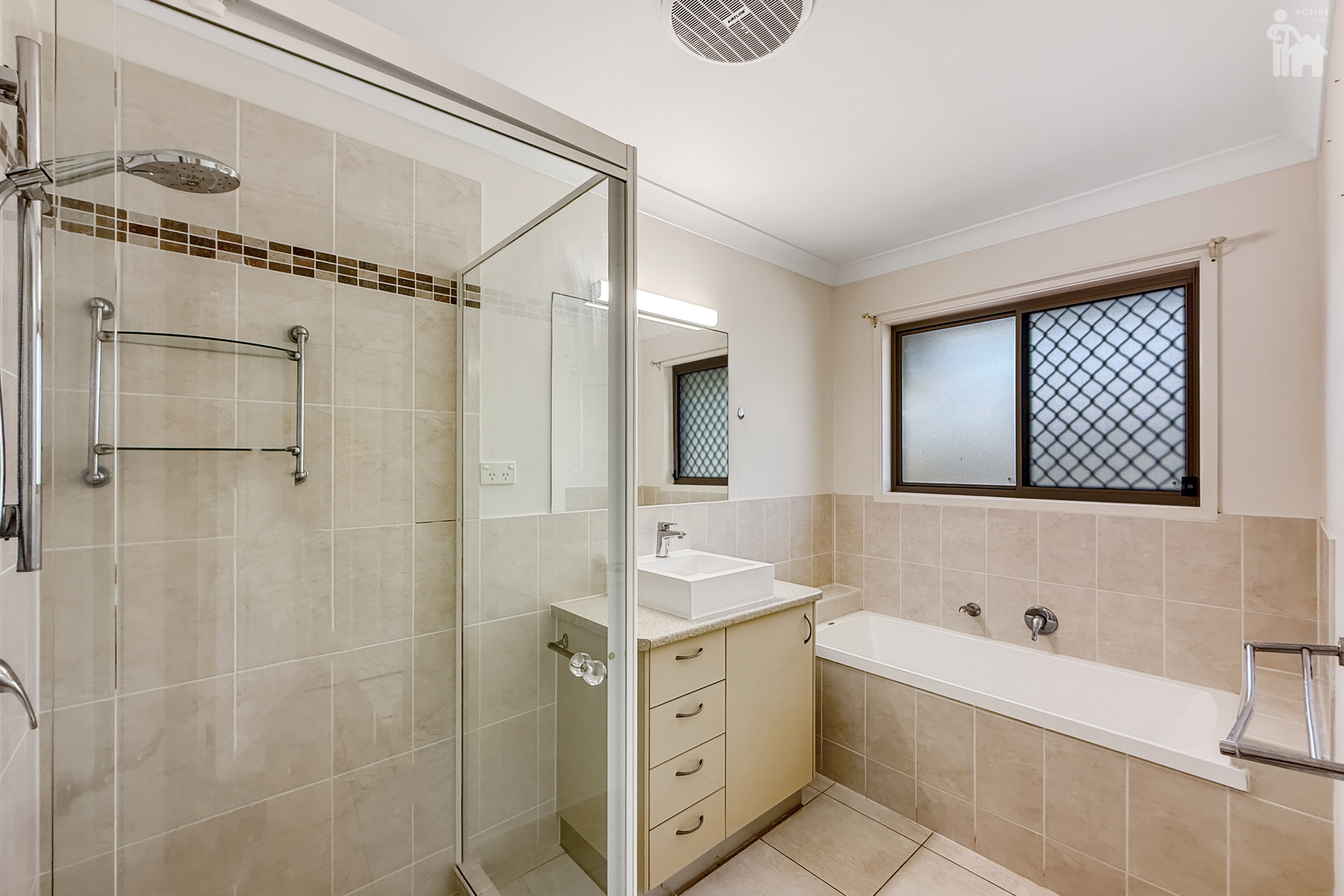 15 Whipbird Court, Urangan, QLD 4655 AUS