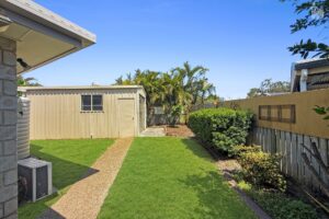 15 Whipbird Court, Urangan, QLD 4655 AUS