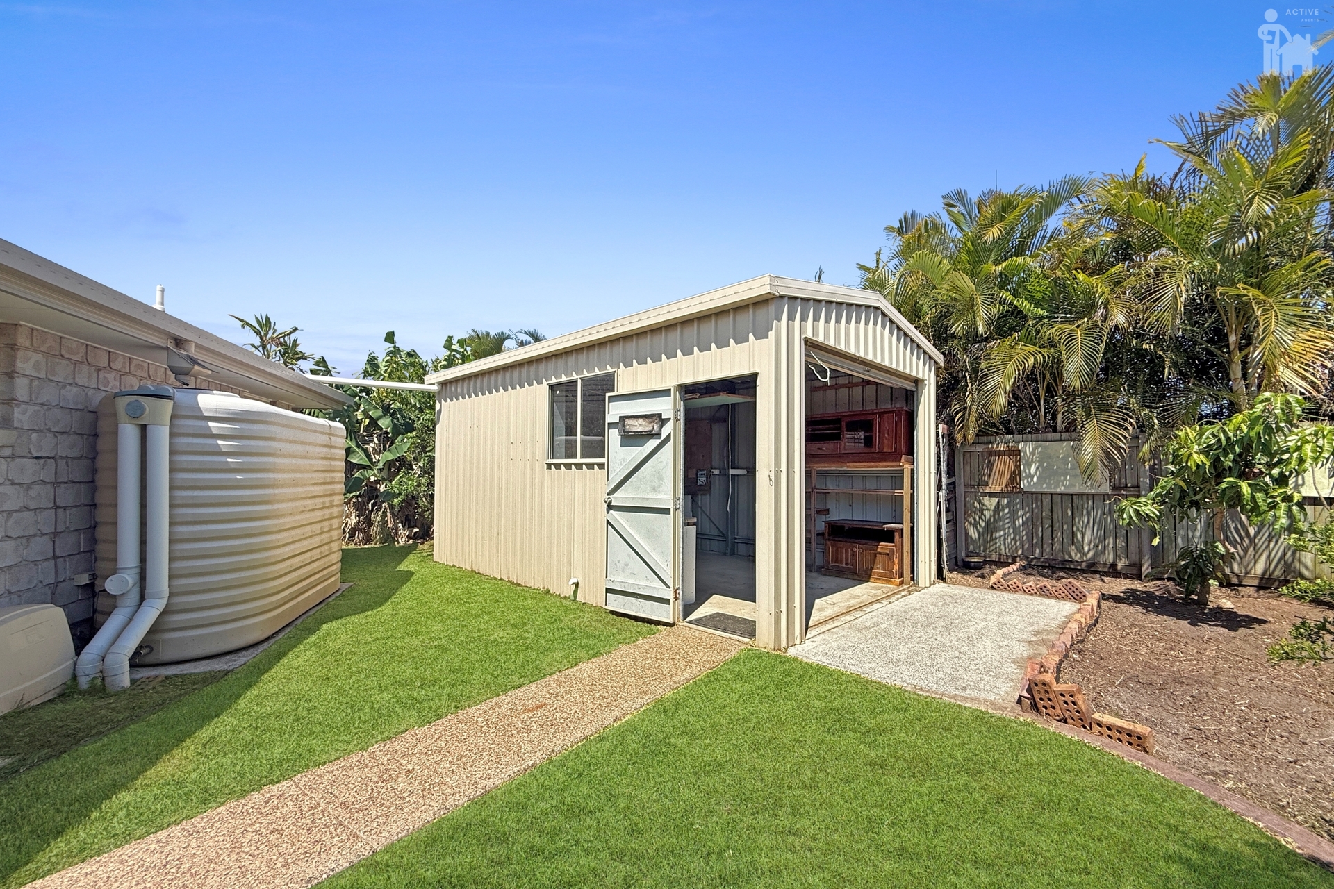 15 Whipbird Court, Urangan, QLD 4655 AUS