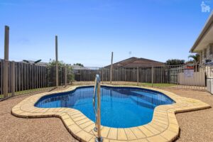 15 Whipbird Court, Urangan, QLD 4655 AUS