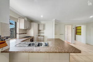 15 Whipbird Court, Urangan, QLD 4655 AUS