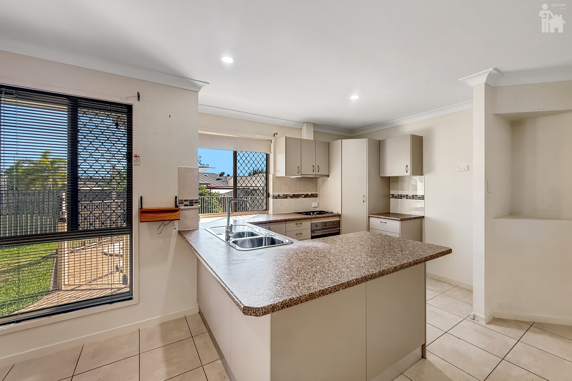 15 Whipbird Court, Urangan, QLD 4655 AUS