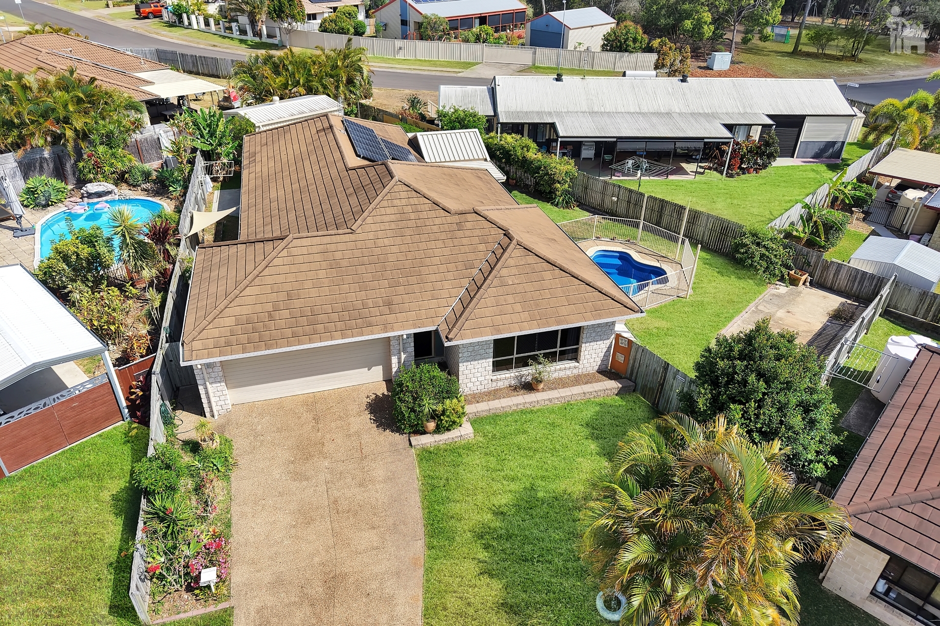 15 Whipbird Court, Urangan, QLD 4655 AUS