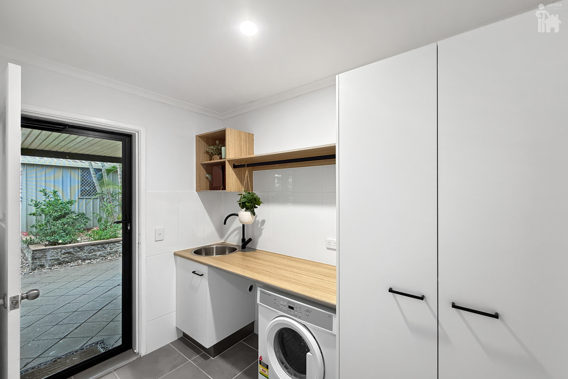 35 Oslove Drive, Booral, QLD 4655 AUS