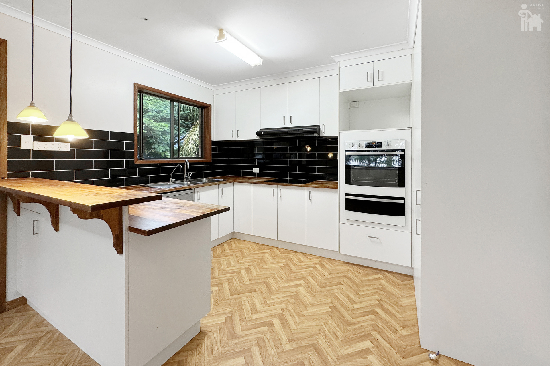 16 Pacific Promenade, Craignish, QLD 4655 AUS