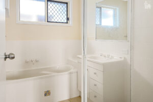 6 Pialba Downs Drive, Eli Waters, QLD 4655 AUS