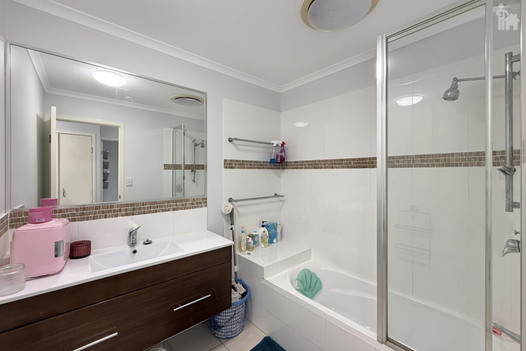11/654 Esplanade, Urangan, QLD 4655 AUS