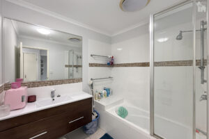 11/654 Esplanade, Urangan, QLD 4655 AUS