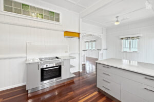 24 King Street, Urangan, QLD 4655 AUS