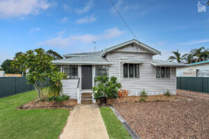 24 King Street, Urangan, QLD 4655 AUS