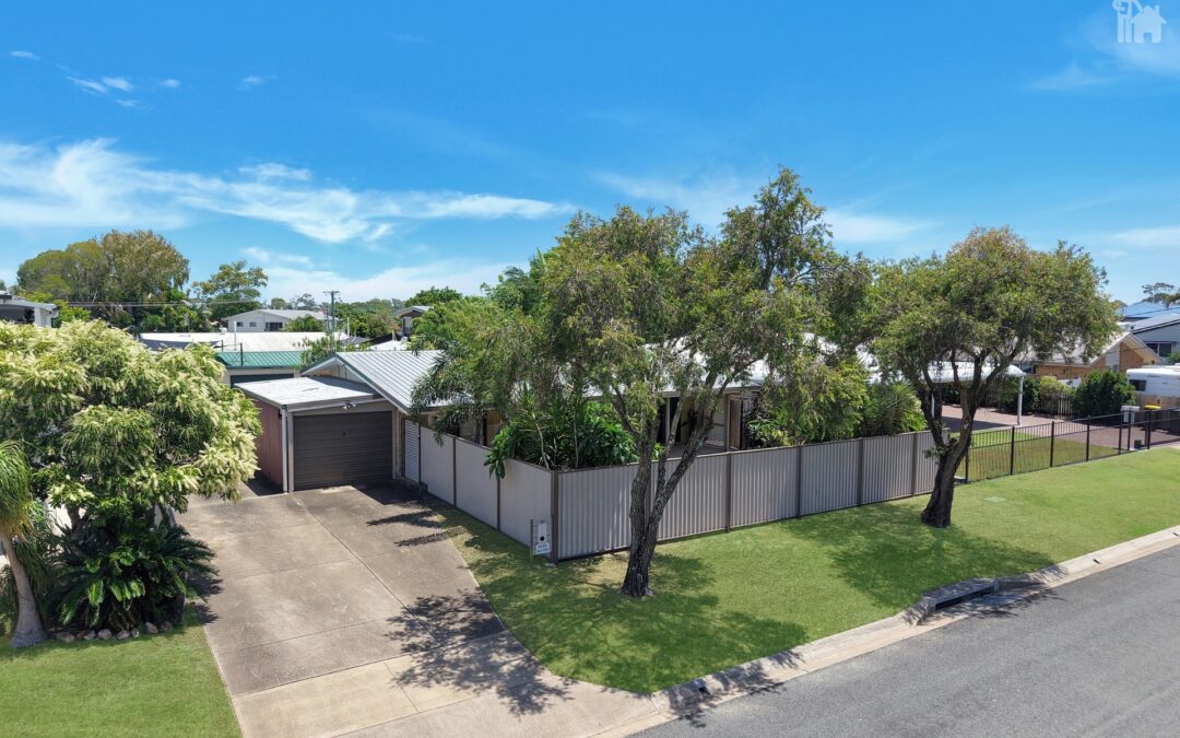 19 William Street, Urangan  QLD  4655