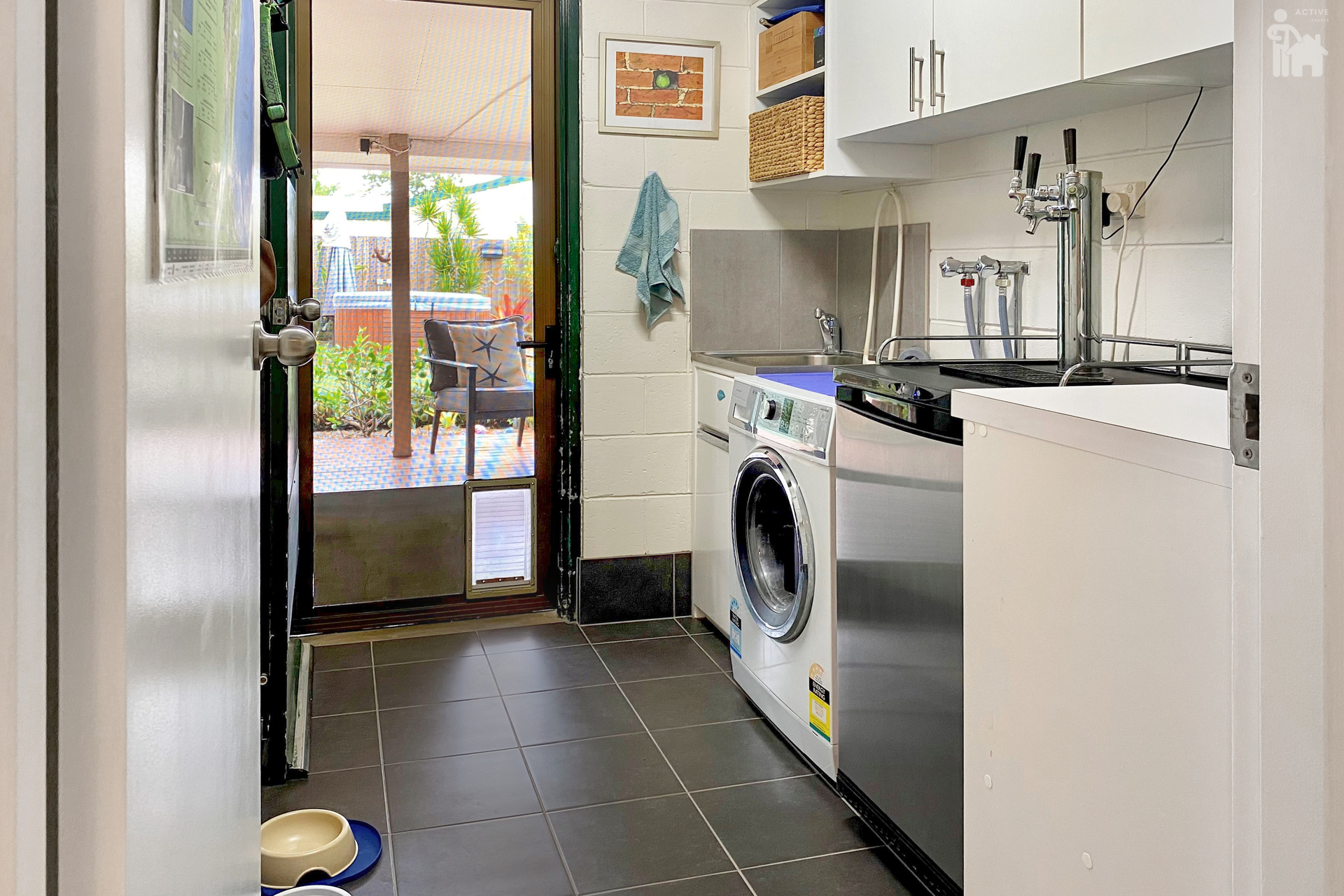 19 William Street, Urangan, QLD 4655 AUS