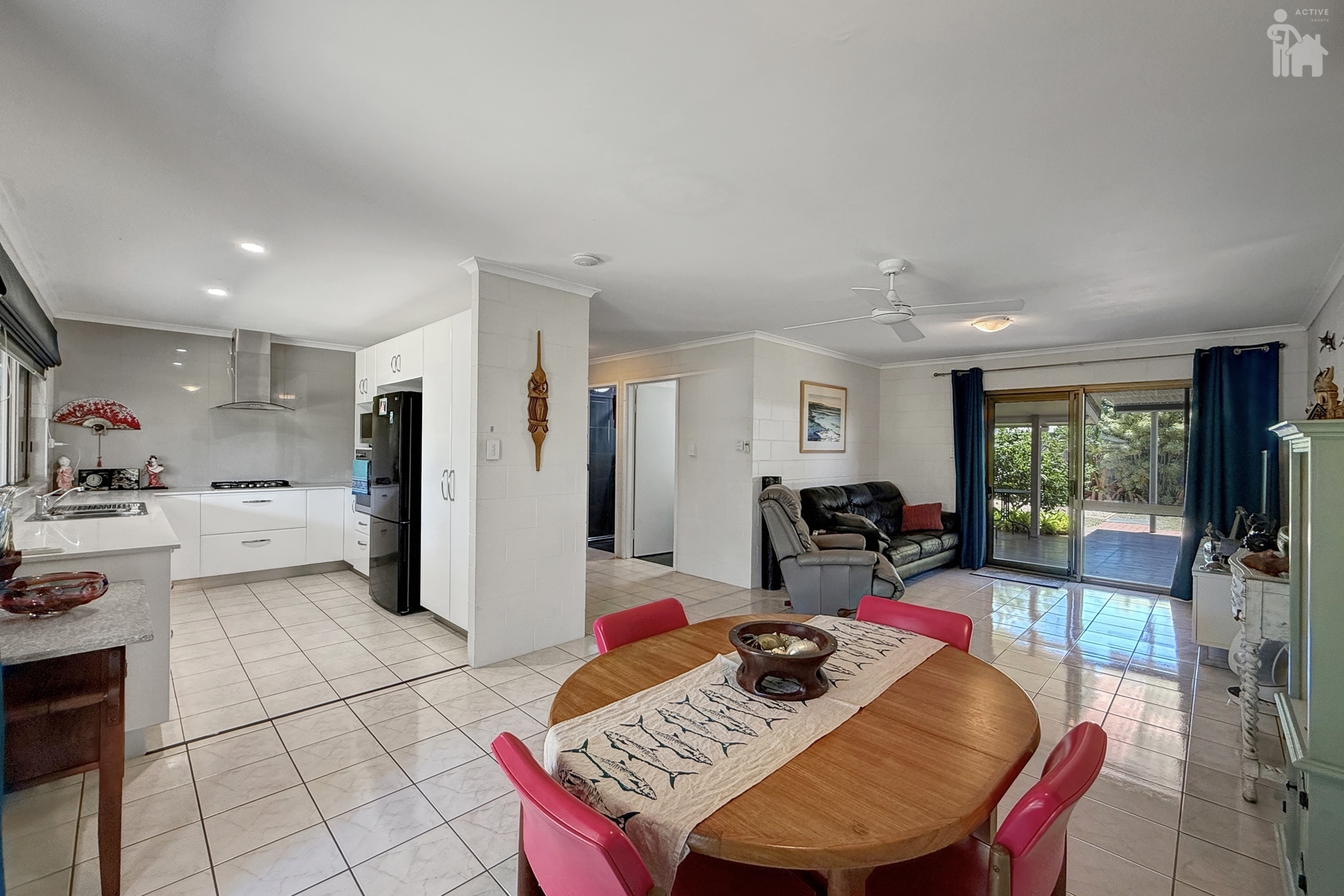 19 William Street, Urangan, QLD 4655 AUS