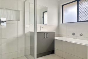 57 Wattle Street, Point Vernon, QLD 4655 AUS