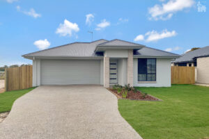 57 Wattle Street, Point Vernon, QLD 4655 AUS