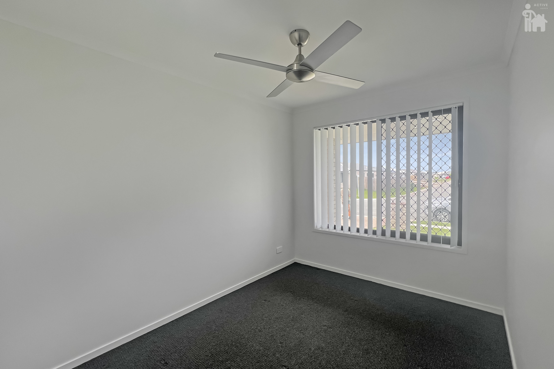 60 Girraween Way, Eli Waters, QLD 4655 AUS