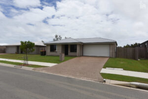 60 Girraween Way, Eli Waters, QLD 4655 AUS