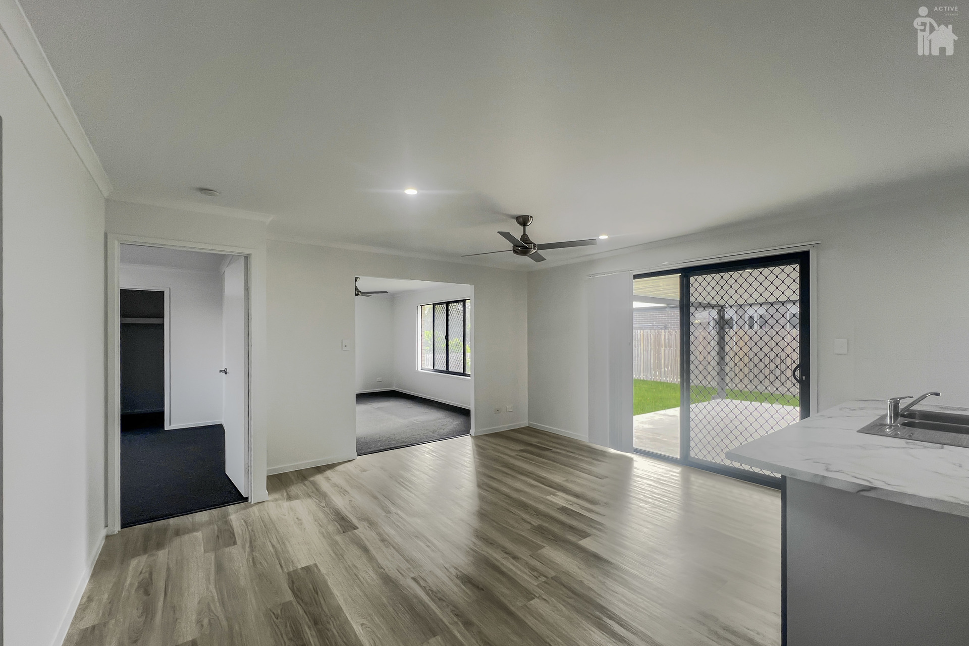 60 Girraween Way, Eli Waters, QLD 4655 AUS