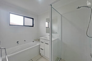 60 Girraween Way, Eli Waters, QLD 4655 AUS