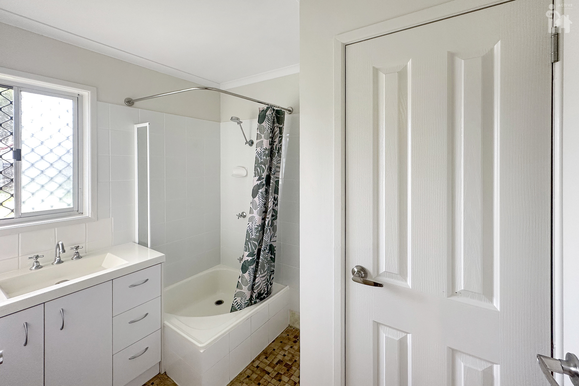 5 Banksia Street, Point Vernon, QLD 4655 AUS