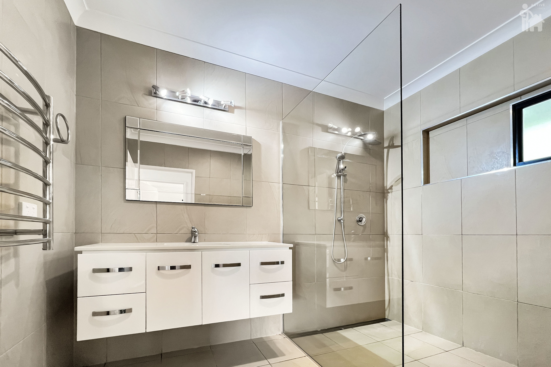 298 Torquay Terrace, Torquay, QLD 4655 AUS