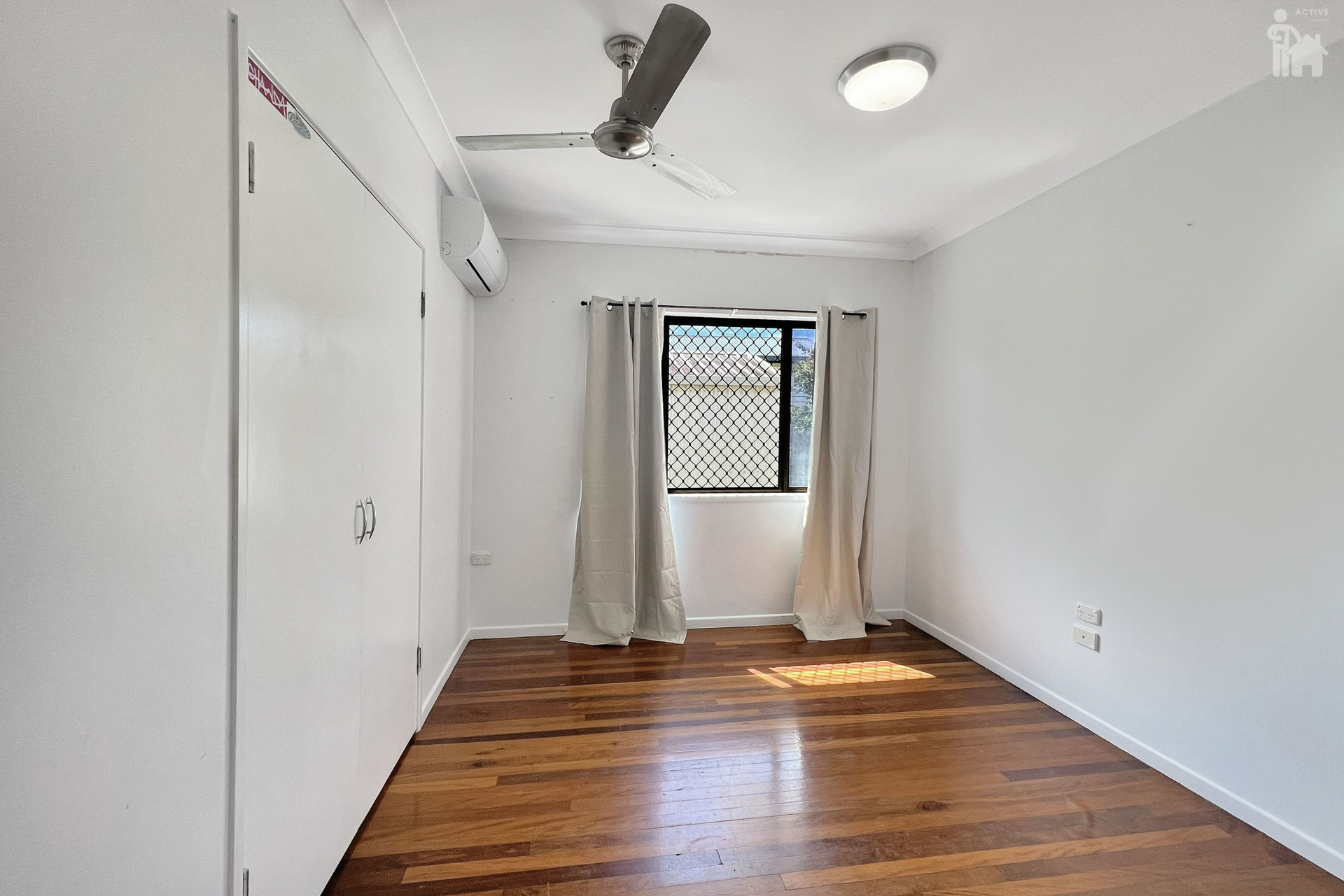 298 Torquay Terrace, Torquay, QLD 4655 AUS