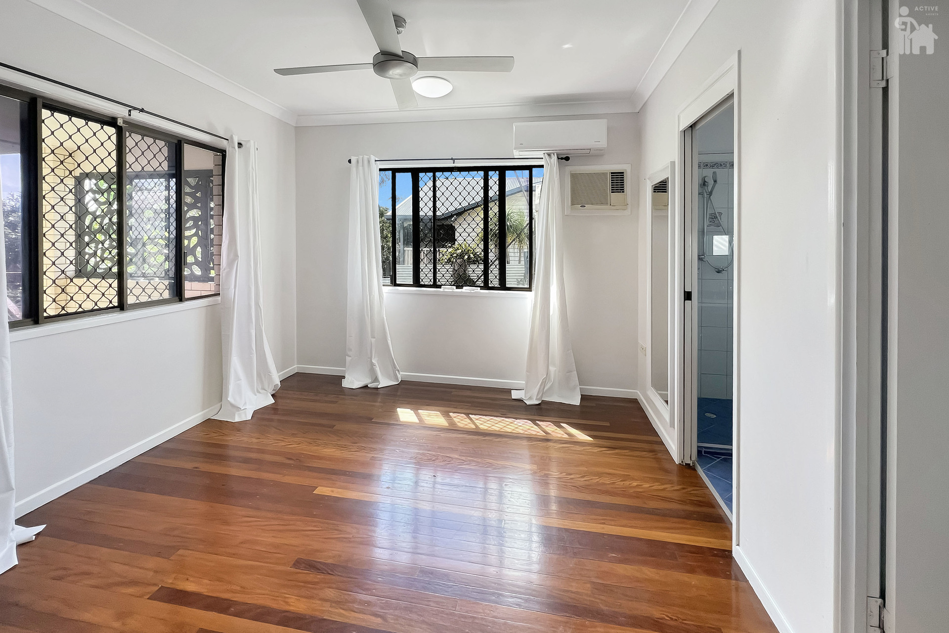 298 Torquay Terrace, Torquay, QLD 4655 AUS