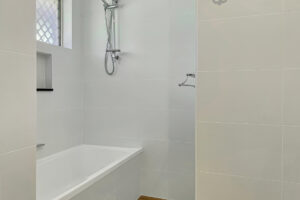1/119 North Street, Point Vernon, QLD 4655 AUS
