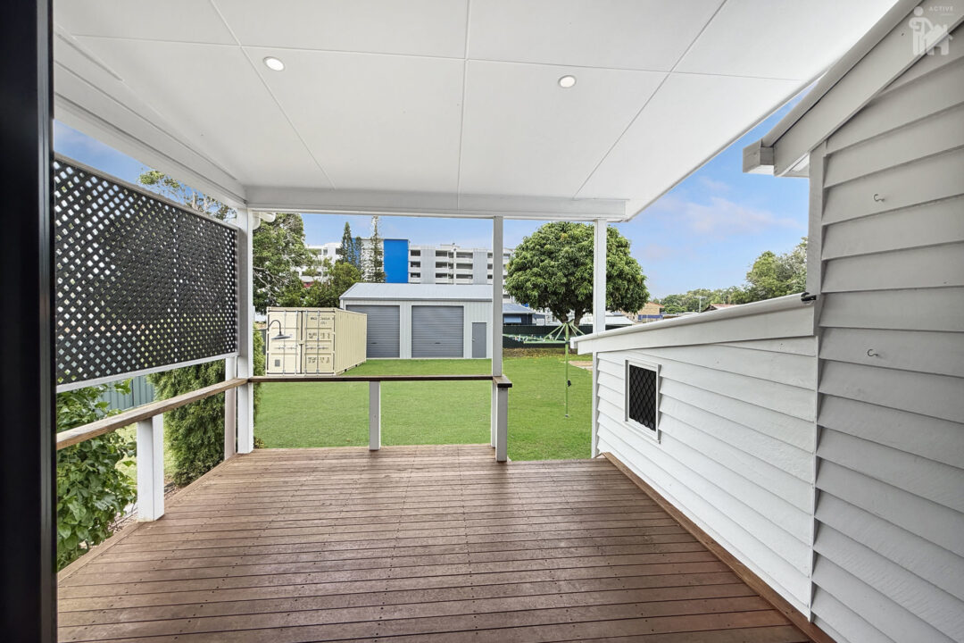 24 King Street, Urangan, QLD 4655 AUS