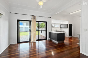 24 King Street, Urangan, QLD 4655 AUS