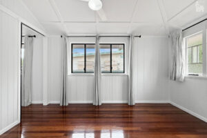 24 King Street, Urangan, QLD 4655 AUS