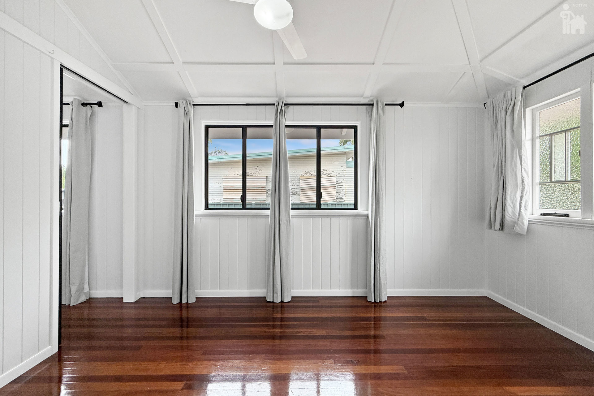 24 King Street, Urangan, QLD 4655 AUS