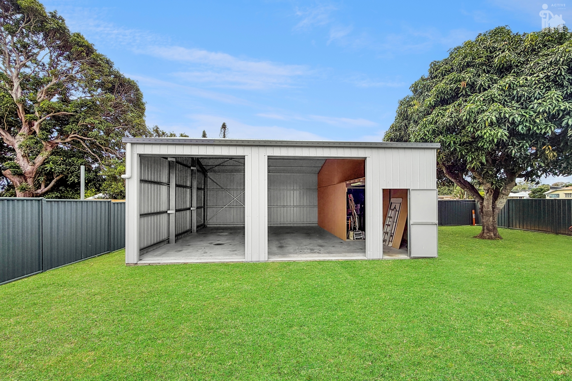 24 King Street, Urangan, QLD 4655 AUS