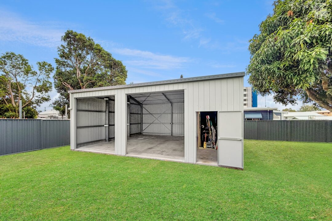 24 King Street, Urangan, QLD 4655 AUS