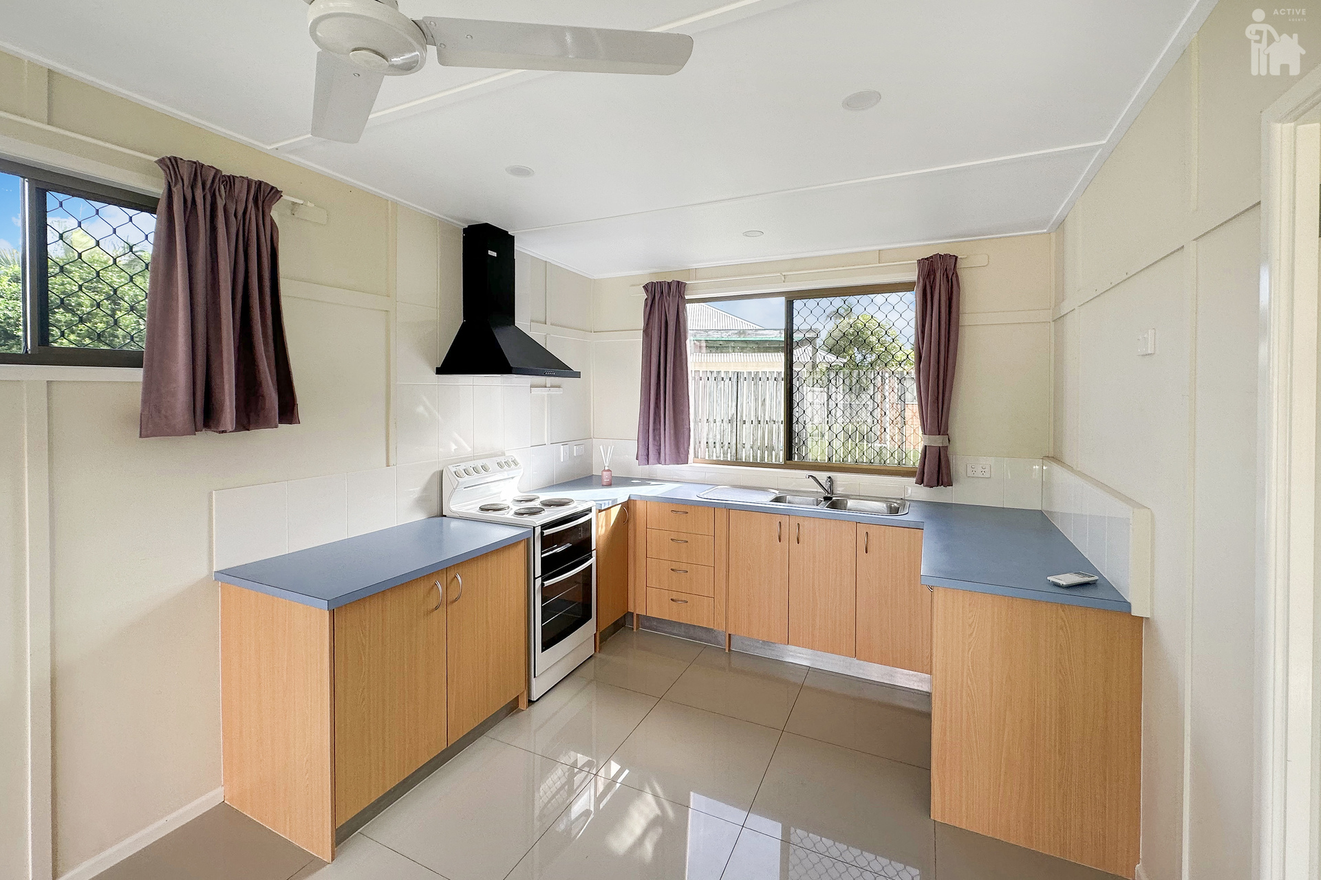 5 Banksia Street, Point Vernon, QLD 4655 AUS